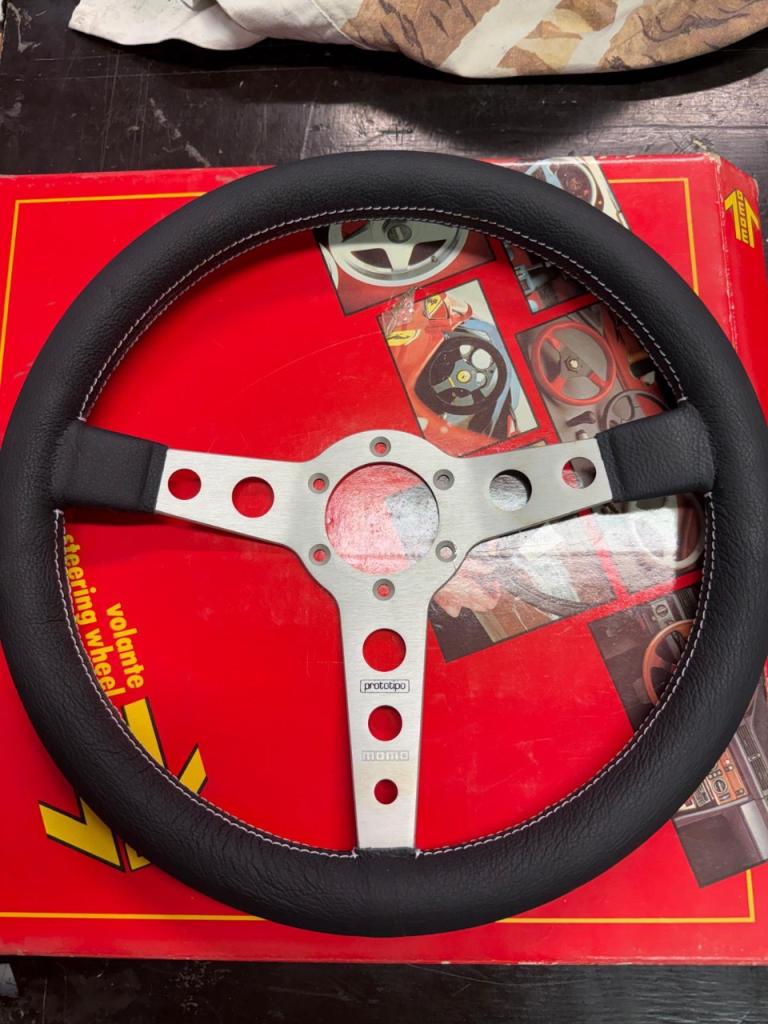 Volant FERRARI Dino Dino LesAnciennes.com