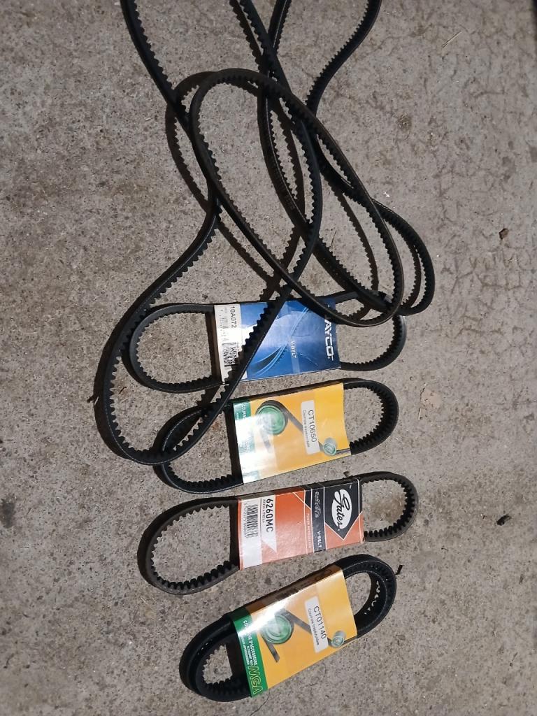 Lot 7 courroies trapezoidales 10mm LesAnciennes.com