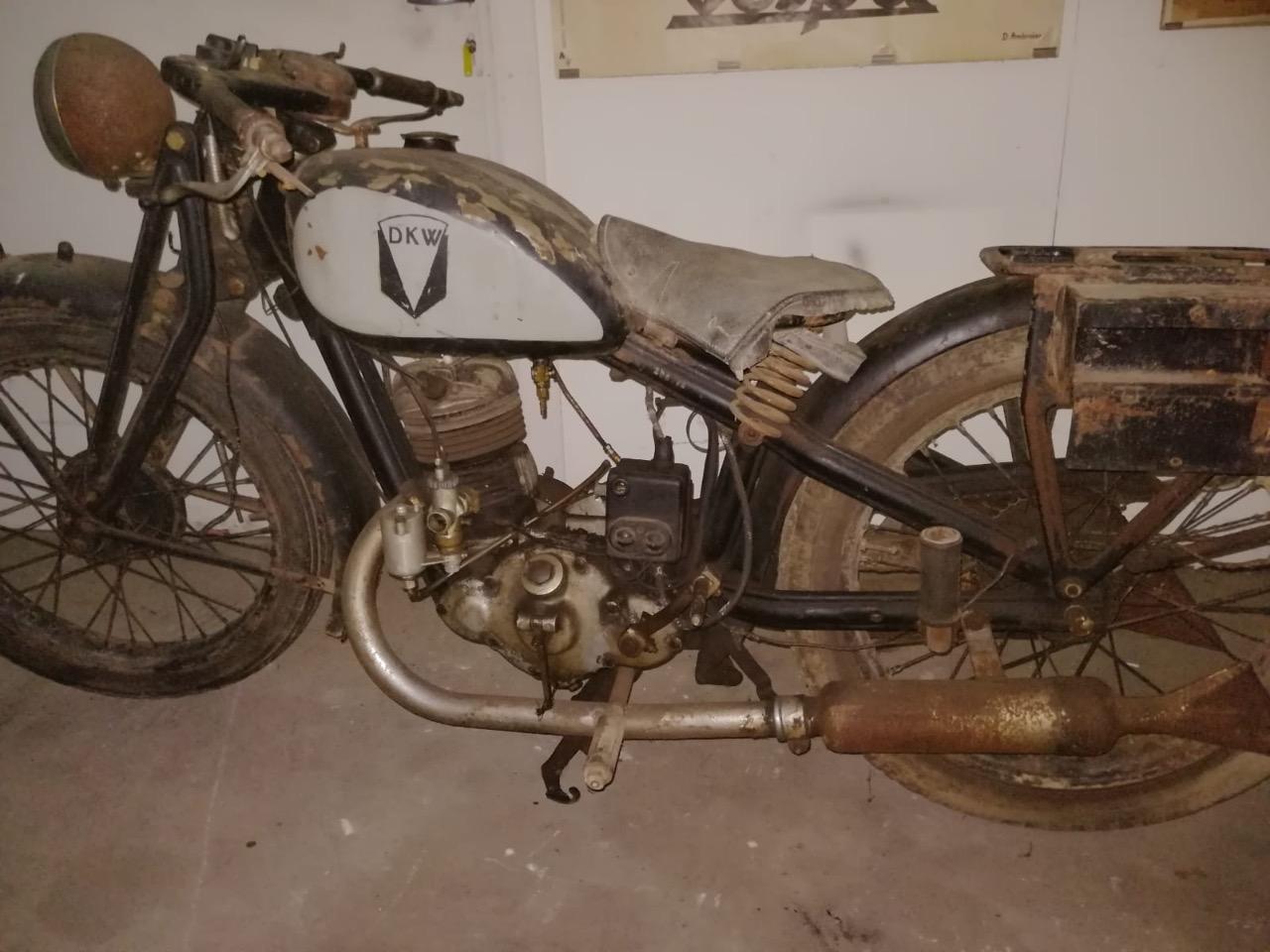 DKW 200 block - 1931 LesAnciennes.com