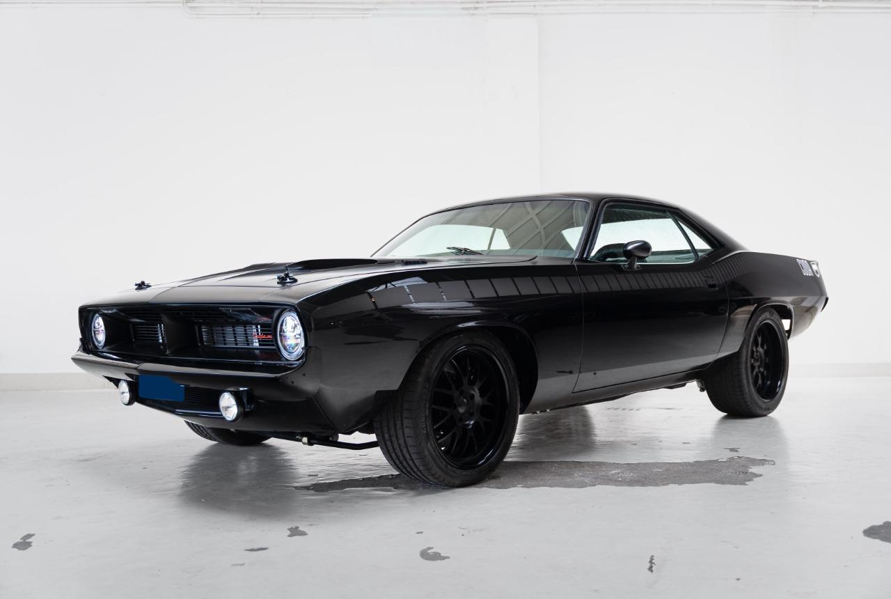 PLYMOUTH Barracuda V10 restomod - 1972 LesAnciennes.com