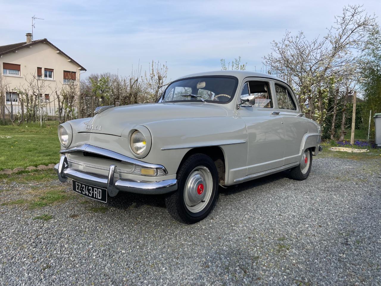 SIMCA Aronde Élysée - 1956 LesAnciennes.com