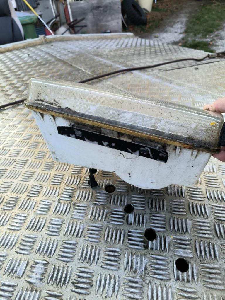 Phare ROVER 2000 SD1 LesAnciennes.com