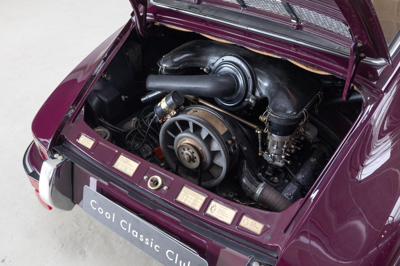 PORSCHE 911 2.4 T Ölklappe - 1972 LesAnciennes.com