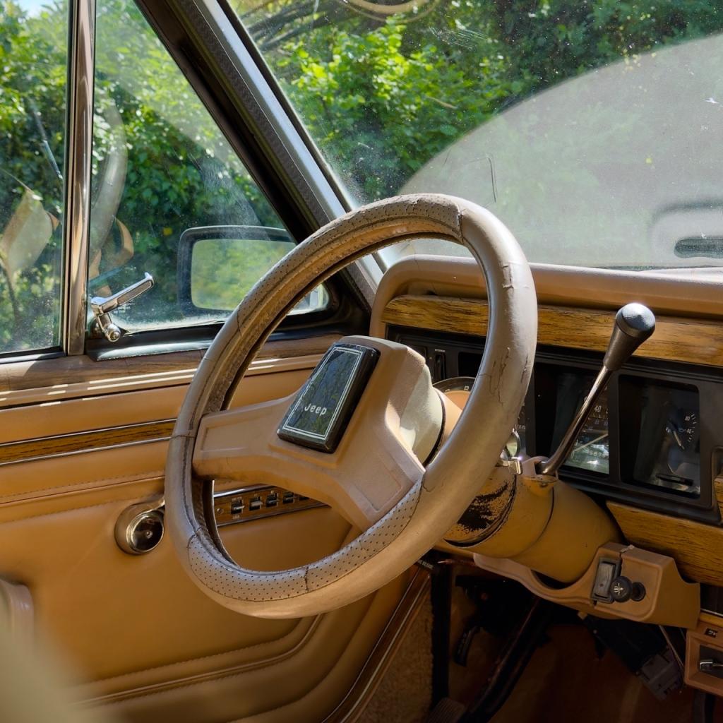 JEEP Grand Wagoneer 4x4 - 1987 LesAnciennes.com