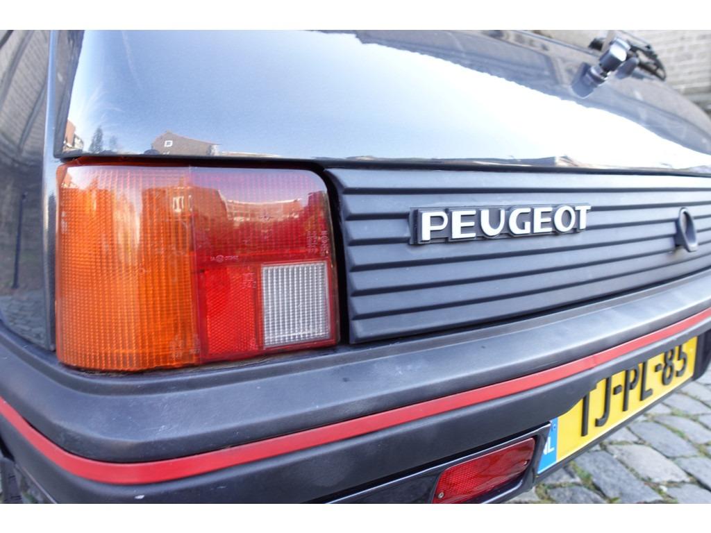 PEUGEOT 205 GTi 1.6 115 cv - 1989 LesAnciennes.com