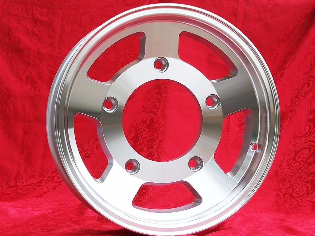 1 pc. jante Volkswagen Beetle Kafer Maggiolino T1 LesAnciennes.com