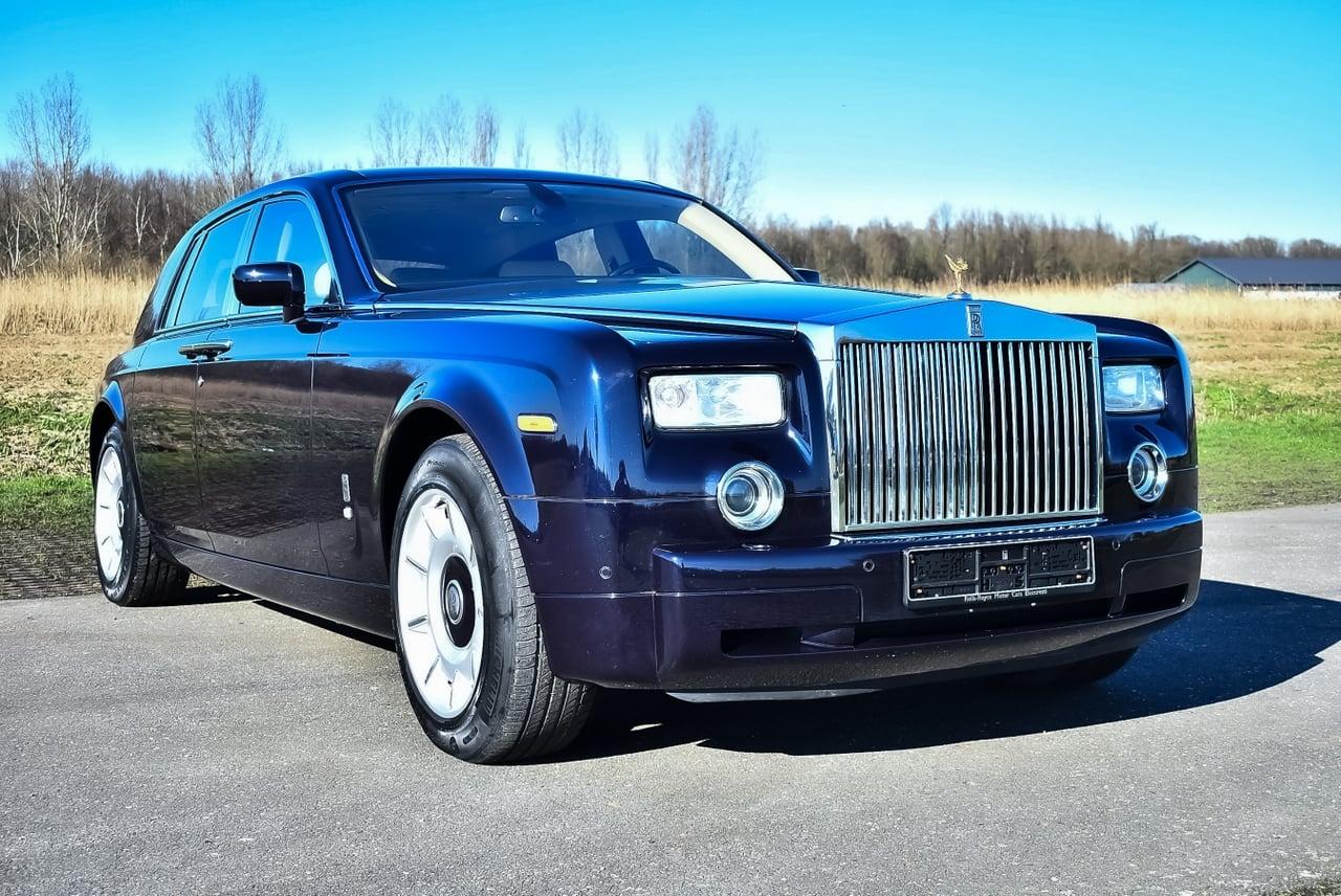 2004 Rolls Royce Phantom Sedan 6,75L V12 LesAnciennes.com