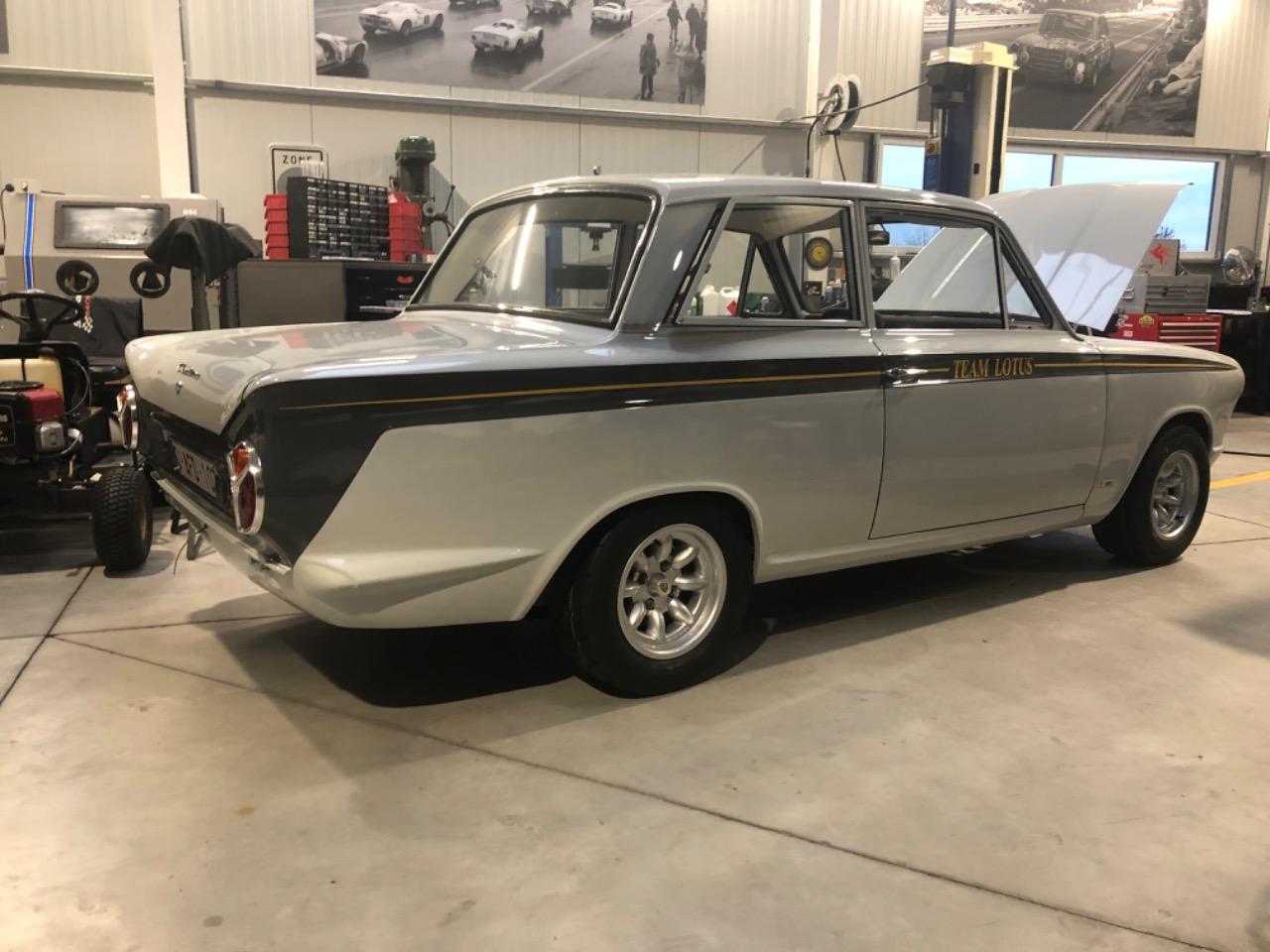 FORD Cortina MK1 pré airflow - 1963 LesAnciennes.com