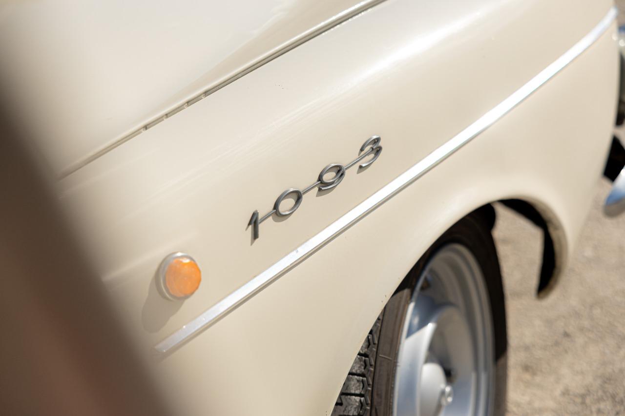 RENAULT Dauphine 1093 - 1962 LesAnciennes.com