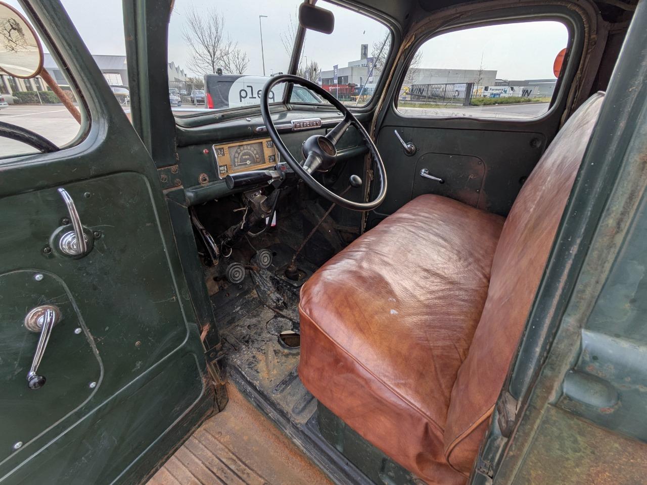 MERCURY 1/2 ton PICKUP TRUCK V8 FLATHEAD - 1946 LesAnciennes.com