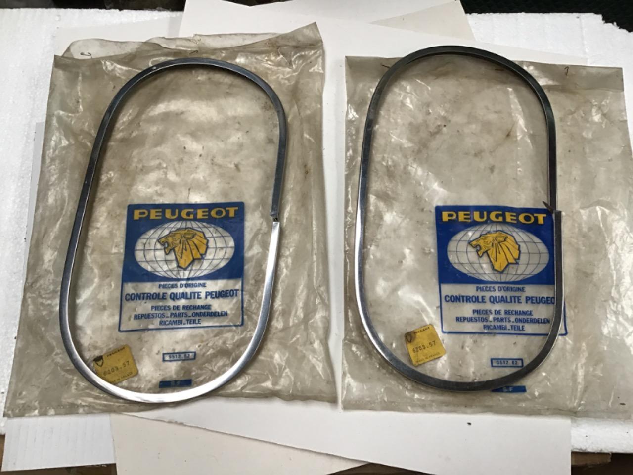 ENJOLIVEURS PHARE NEUFS PEUGEOT 204 LesAnciennes.com