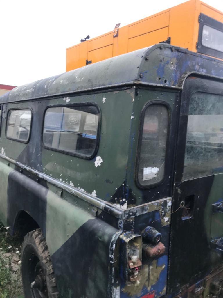 Hard top LAND ROVER 109 Essence LesAnciennes.com