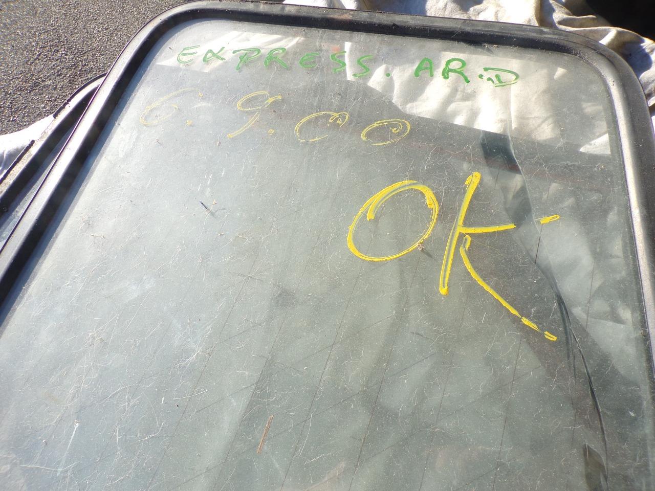 Glaces RENAULT divers LesAnciennes.com