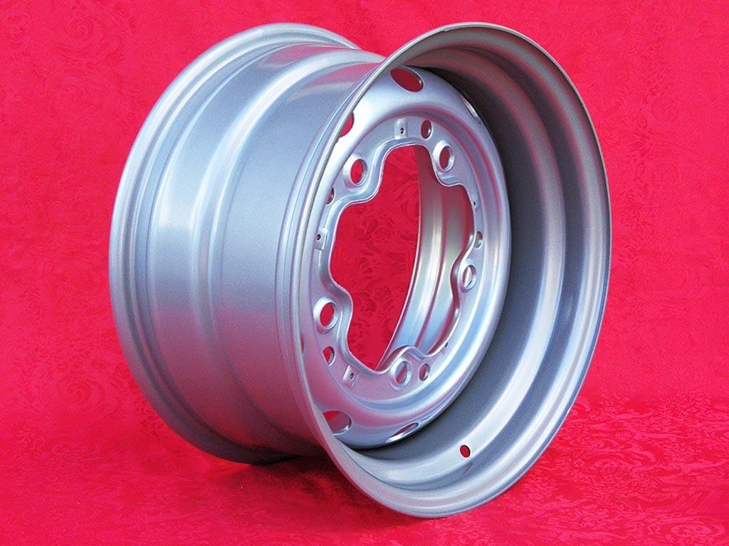 1 pc. jante Volkswagen Beetle Kafer Maggiolino T1 LesAnciennes.com
