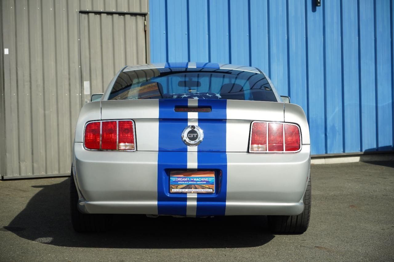 FORD Mustang Coupé GT V8 LesAnciennes.com