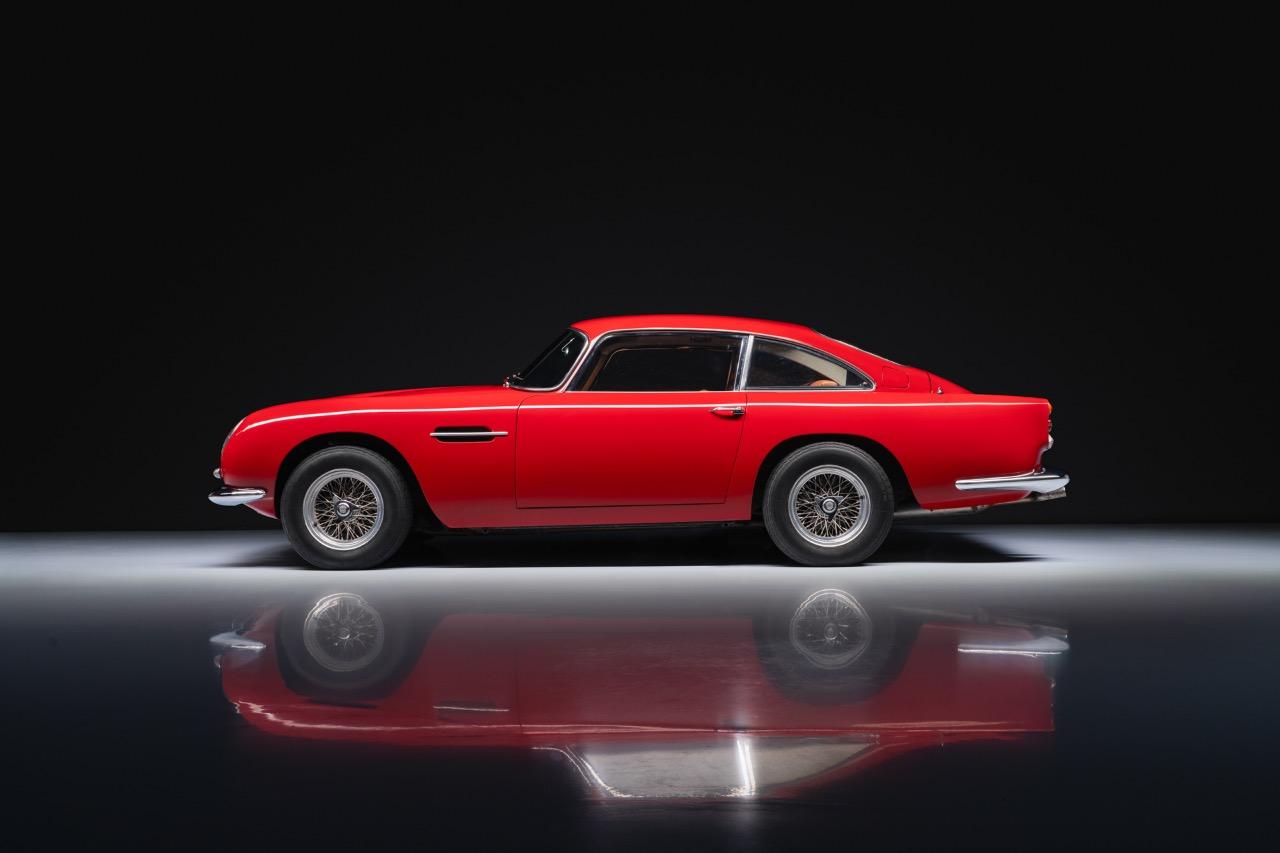 ASTON MARTIN DB4 Series V Vantage - 1963 LesAnciennes.com