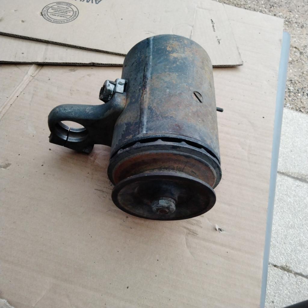 Citroën , U23, dynamo, régulateur 6v LesAnciennes.com