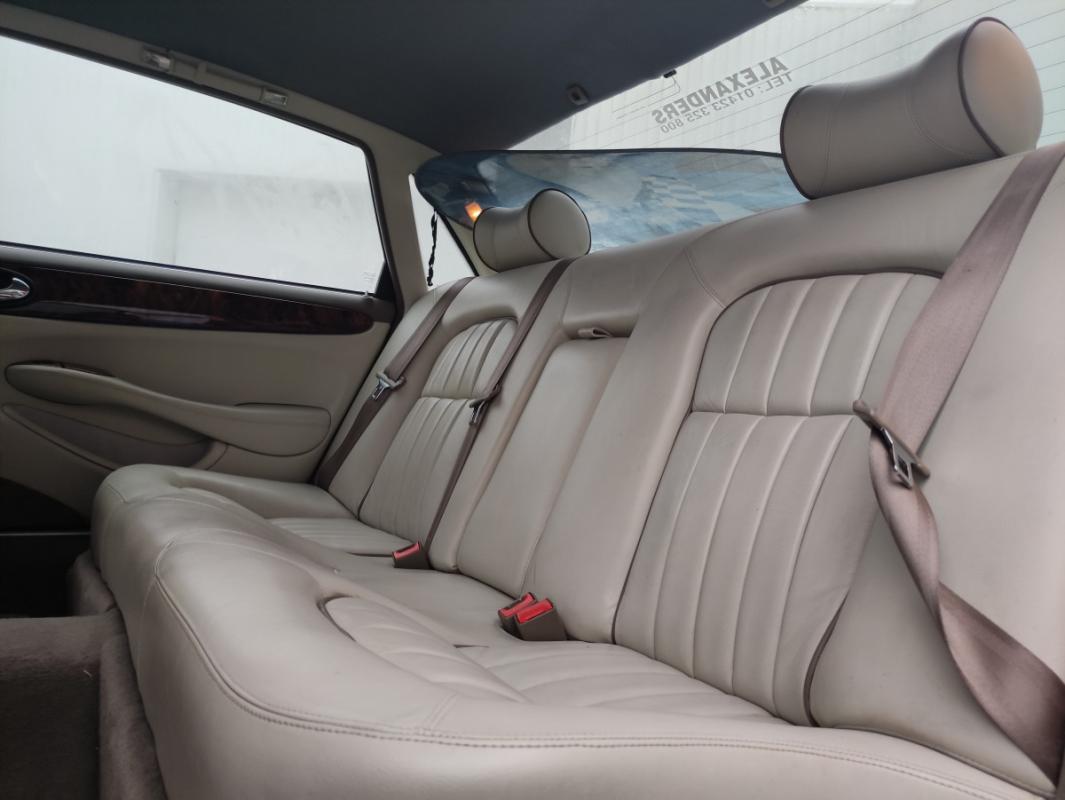 JAGUAR XJ 8 4.0 V8 Berline 285 - 1998 LesAnciennes.com