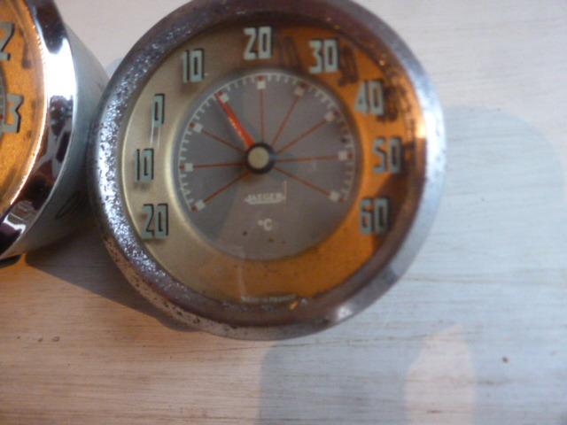 JAEGER :Horloge 12V + thermometre ambiance LesAnciennes.com