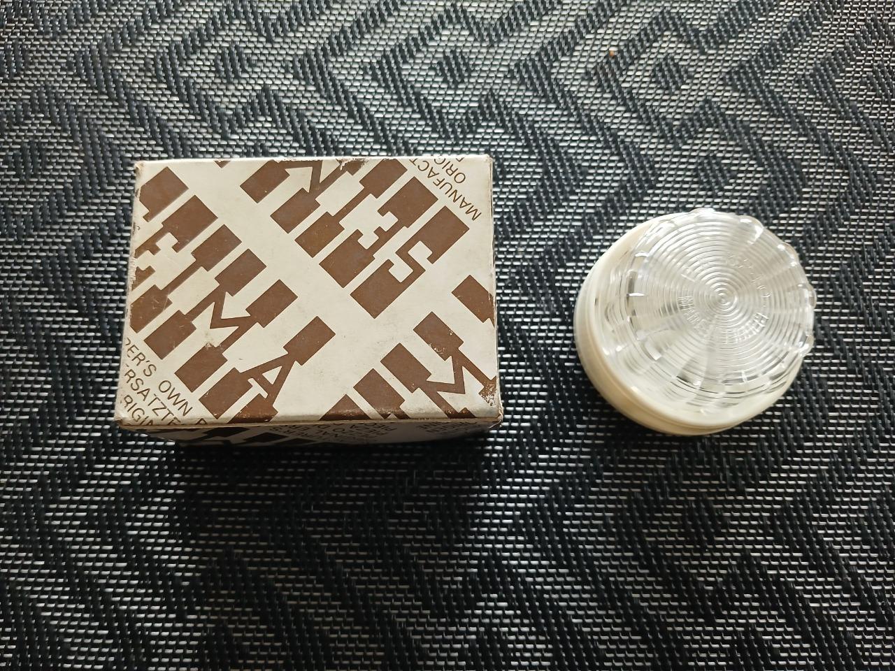 Plafonnier RENAULT 6 (R6) LesAnciennes.com