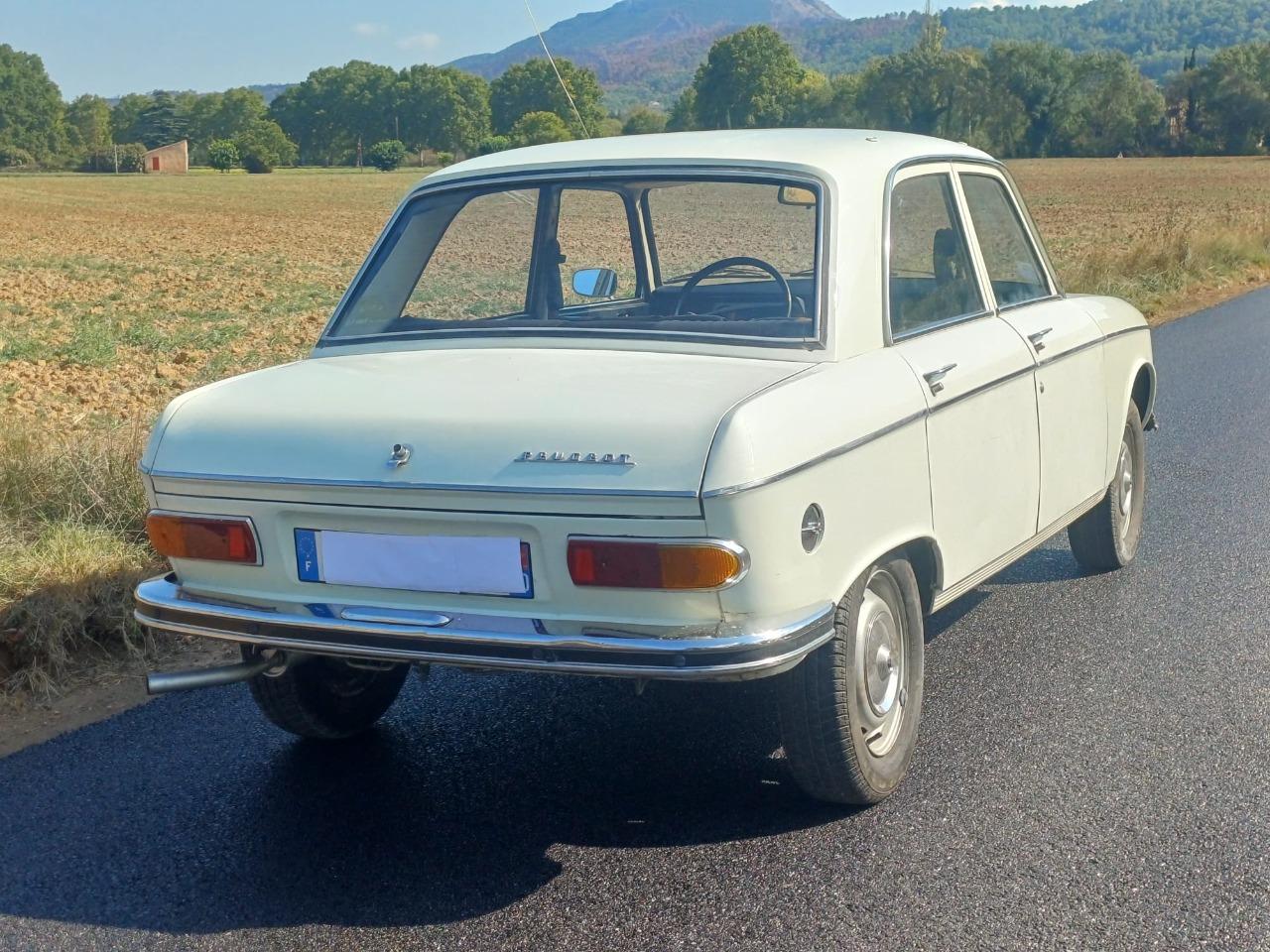 PEUGEOT 204 - 1975 LesAnciennes.com