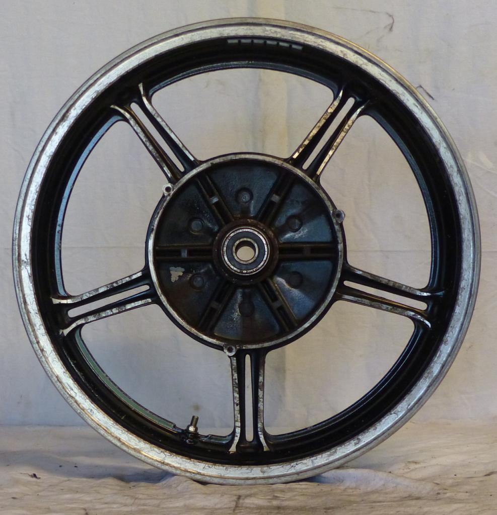 Roue AR Guzzi LM IV LesAnciennes.com