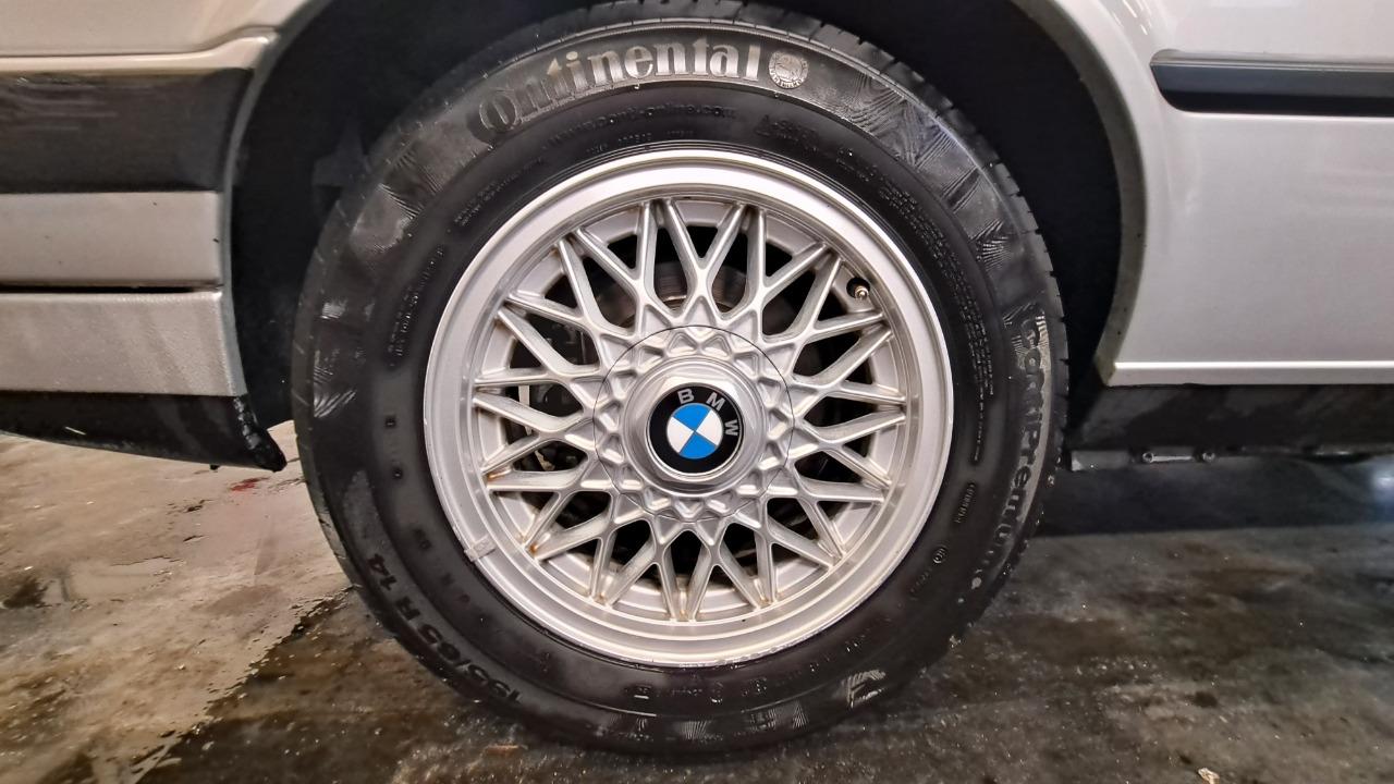 BMW 318 iS 136CV - 1990 LesAnciennes.com