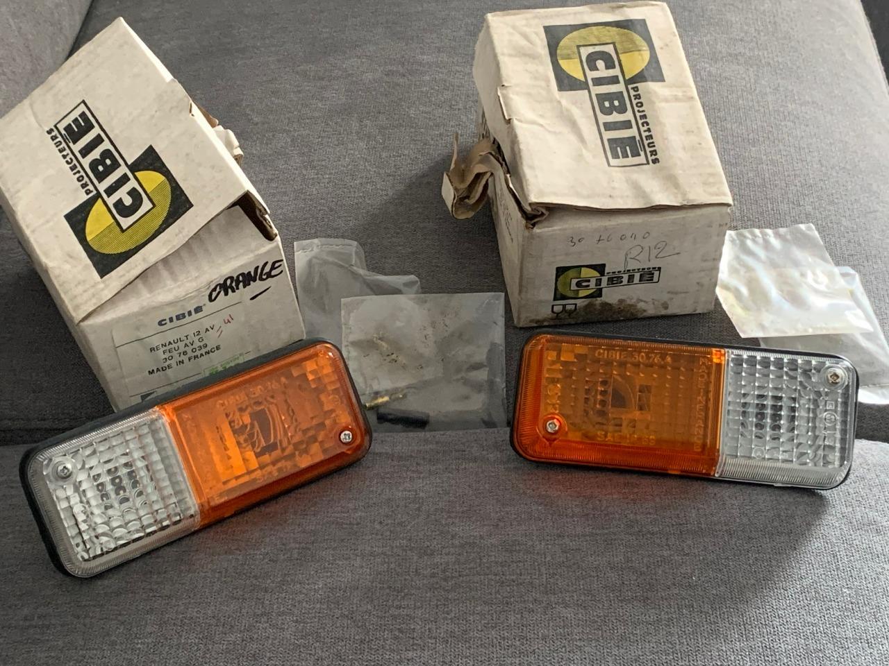 Clignotants bicolore Alpine A310 V6, R12, LesAnciennes.com