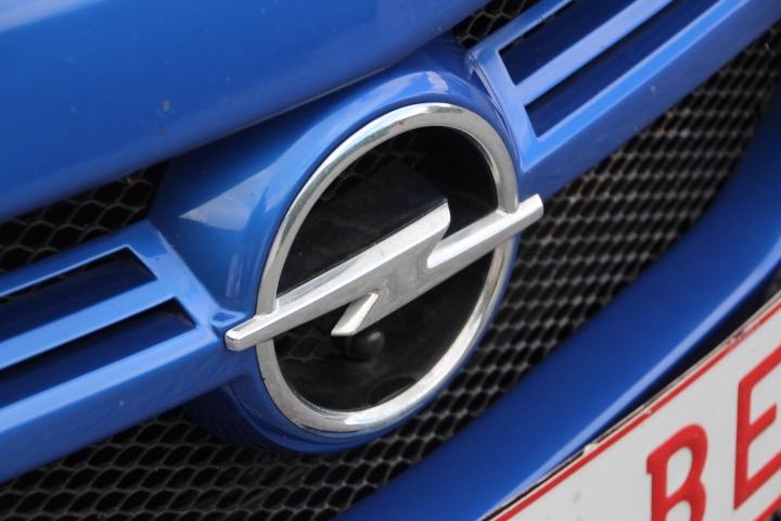 OPEL Speedster 2.2 - 2003 LesAnciennes.com