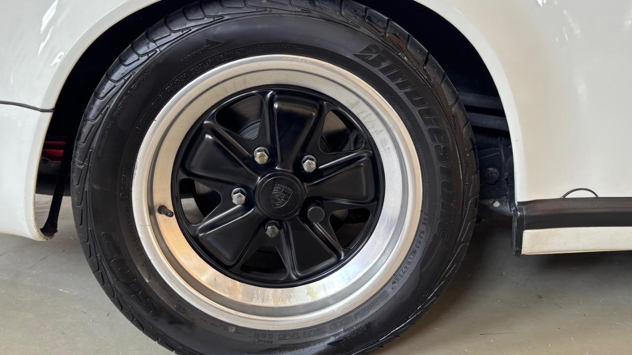 PORSCHE 911 3.2 - 1984 LesAnciennes.com