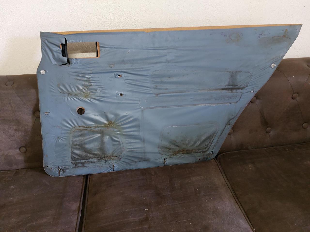 Panneaux de porte PEUGEOT 504 break utilitaire n LesAnciennes.com