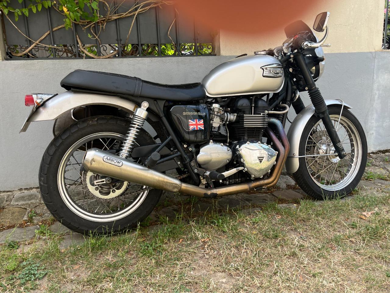 TRIUMPH Bonneville T120 Carburateurs LesAnciennes.com