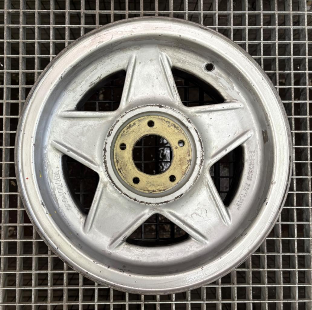 Ferrari Daytona Cromodora 2x jantes LesAnciennes.com