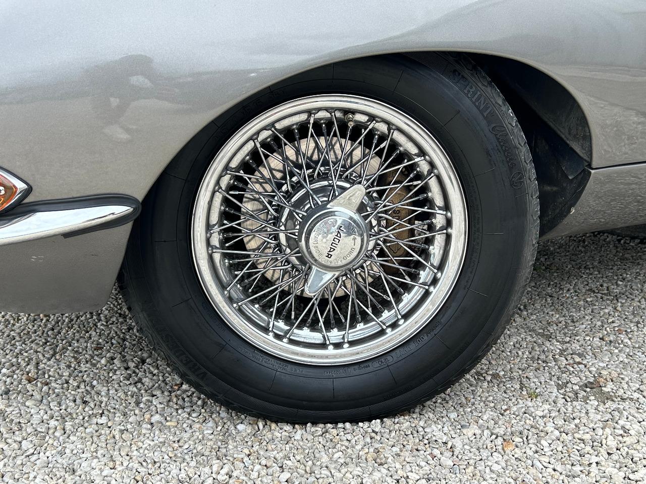 JAGUAR Type E Phase 1 - 1961 LesAnciennes.com