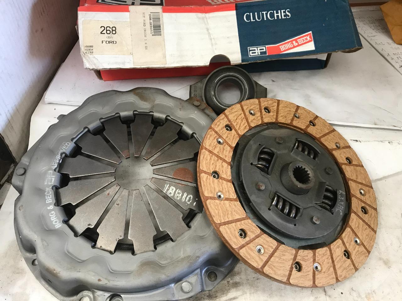 Kit embrayage FORD Escort RS 1600 LesAnciennes.com
