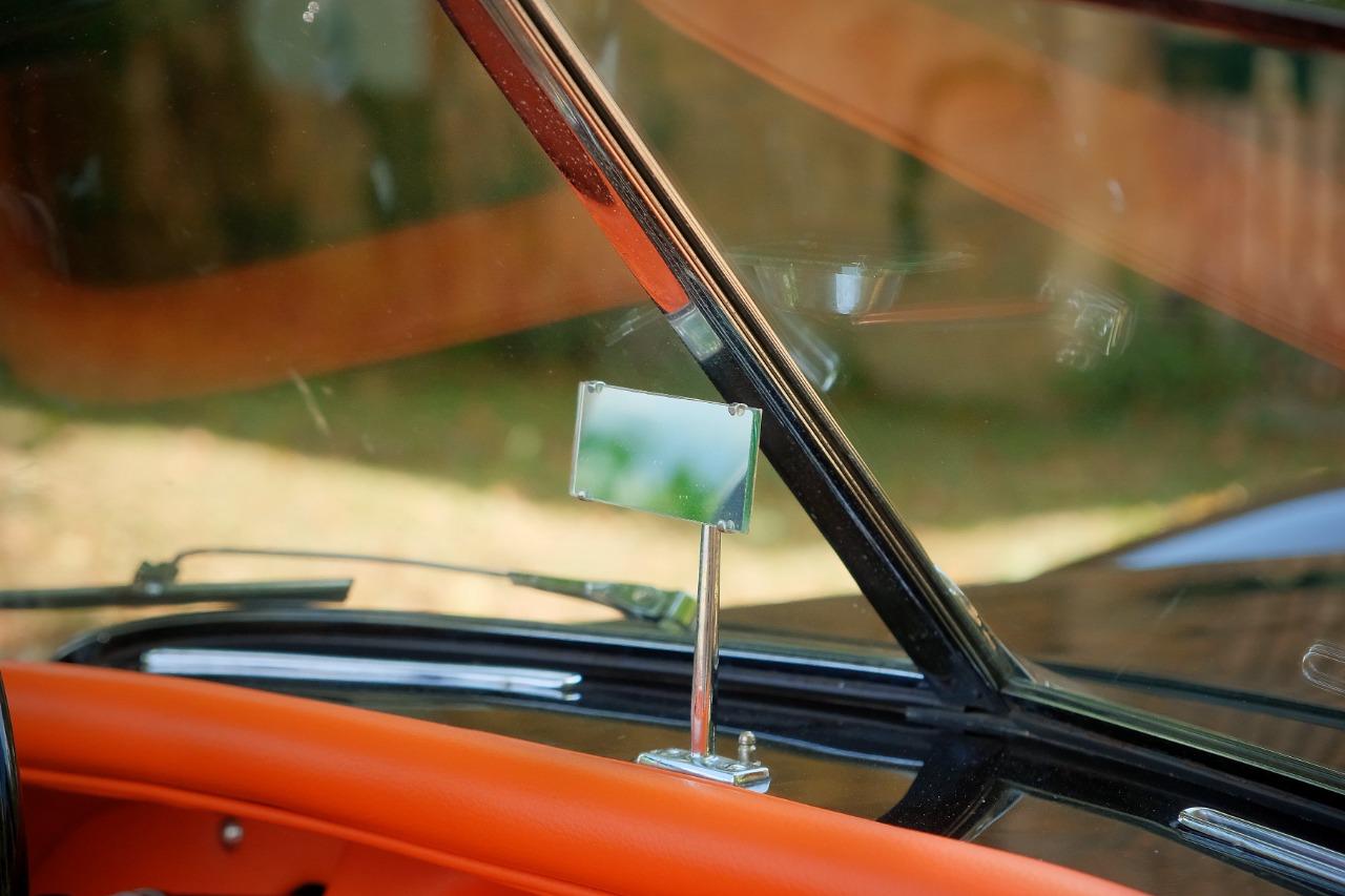 JAGUAR XK120 M Roadster - 1954 LesAnciennes.com