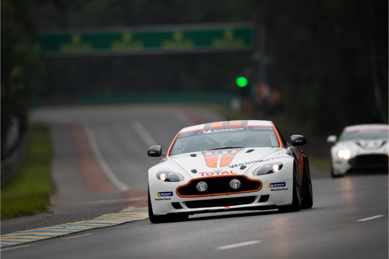 ASTON MARTIN V8 Vantage GT4 - 2010 LesAnciennes.com