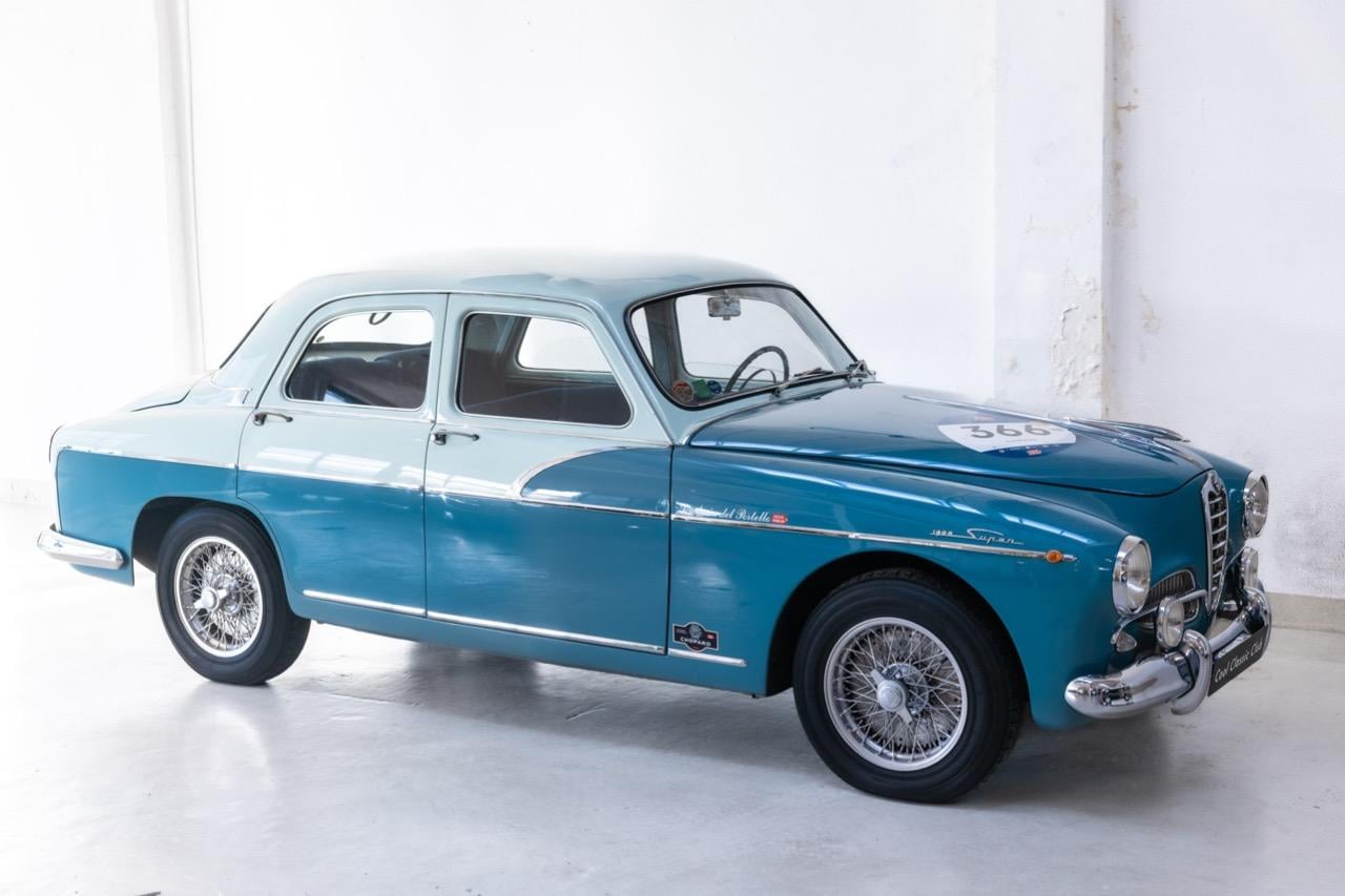 ALFA ROMEO 1900 Super Bicolore Mille Miglia - 1956 LesAnciennes.com