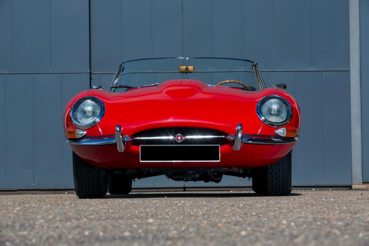 JAGUAR Type E FLAT-FLOOR - 1962 LesAnciennes.com